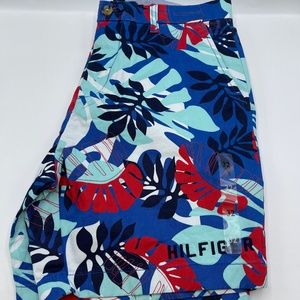 TOMMY HILFIGER 7" Regular Fit Leaf Shorts